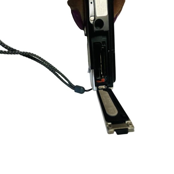 Olympus Stylus 850 SW Shock & Waterproof 8.0 Megapixel Camera - Picture 6 of 16